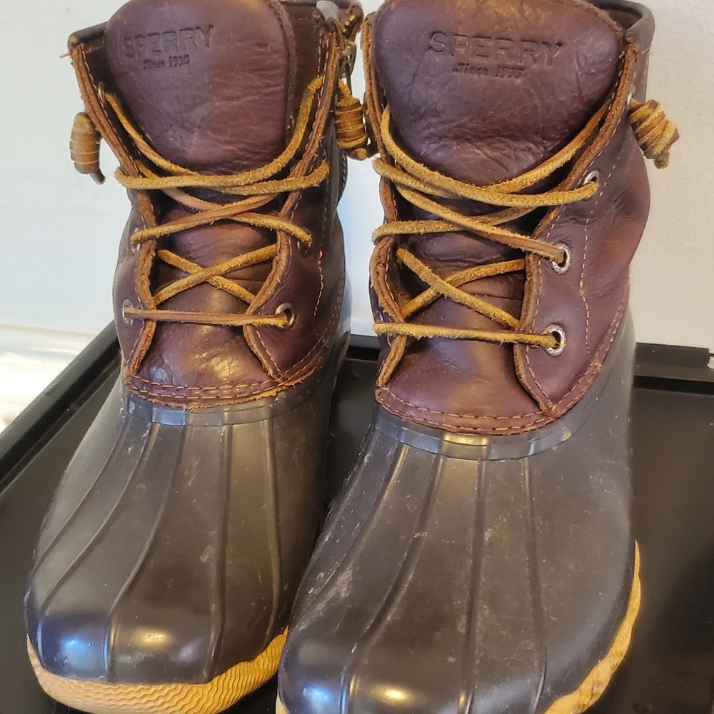 Duck boots